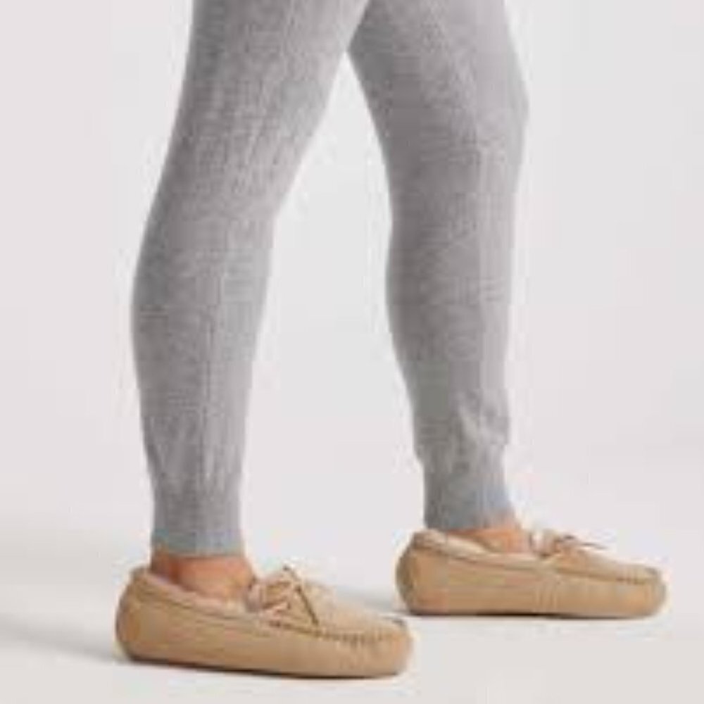 UGG Dakota Women Slippers Size 7